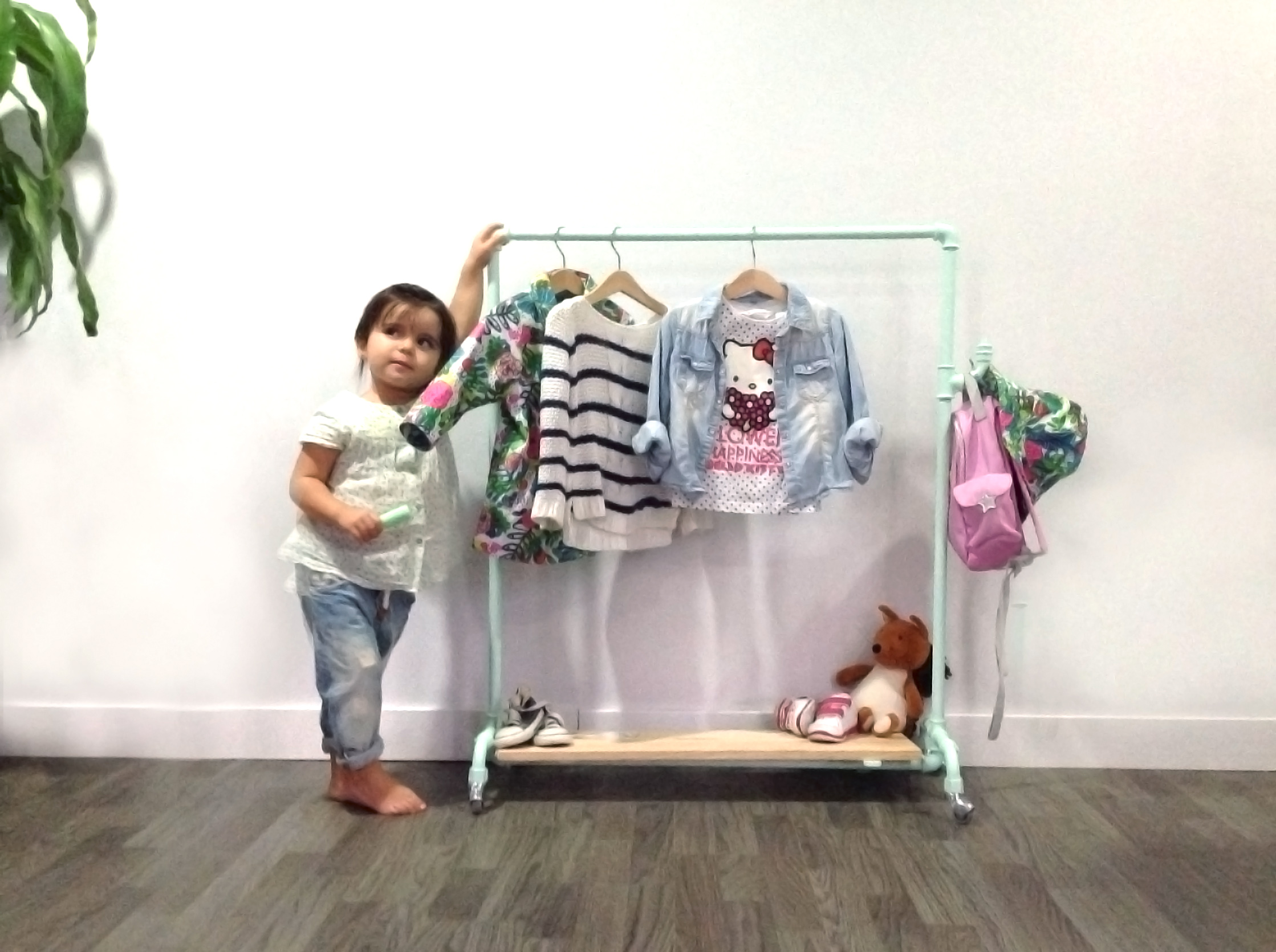 Burro para ropa diseñado a medida - Batlló oncept - Mobiliario infantil