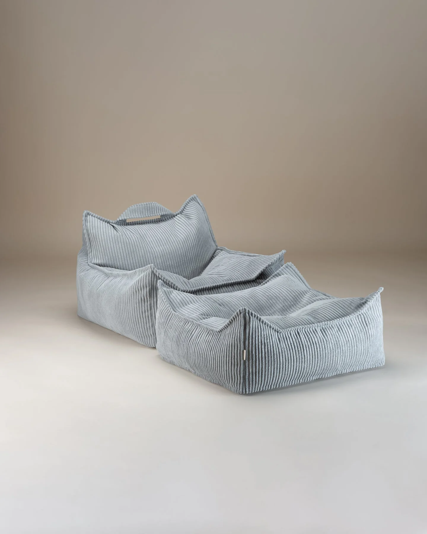 sillon puf pana azul claro