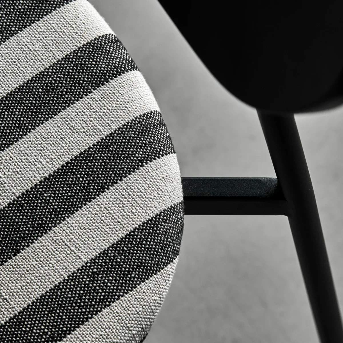 noir-silla-batlloconcept