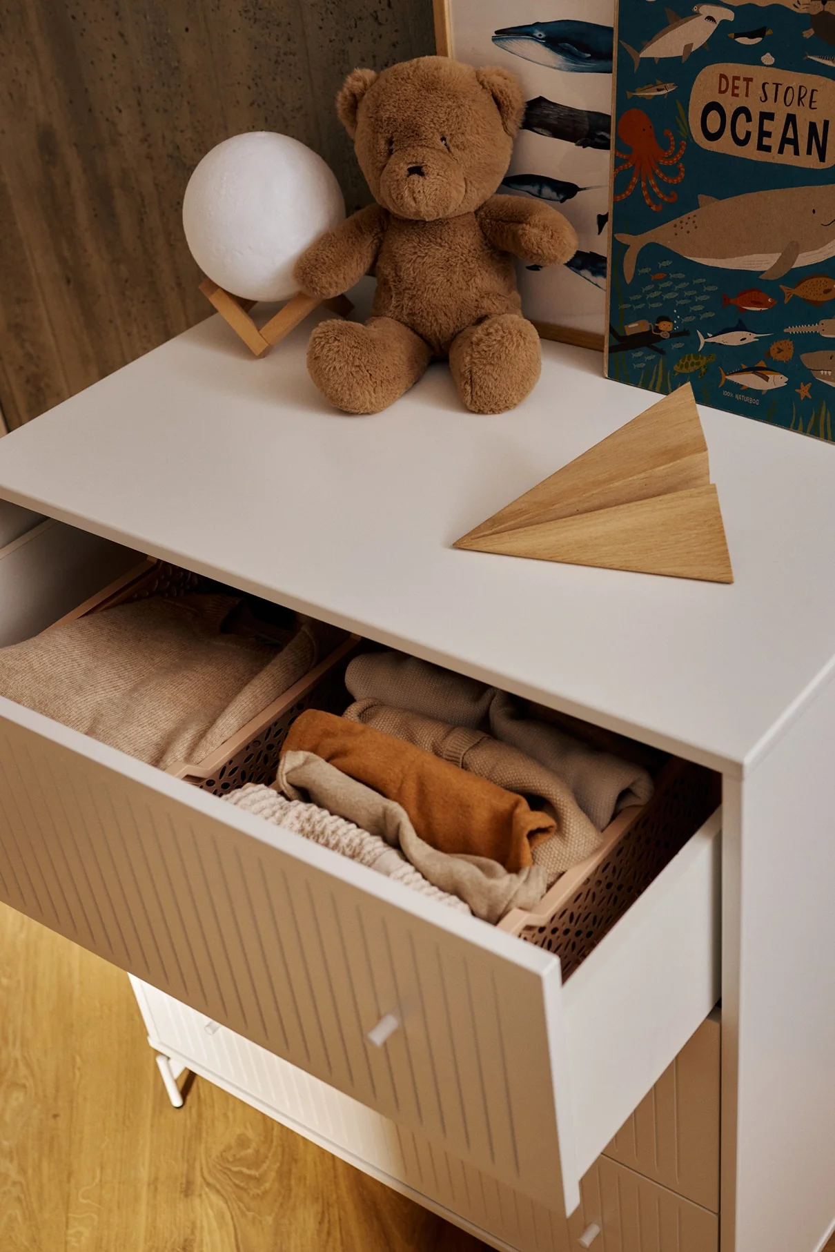 cómoda saga flexa blanco