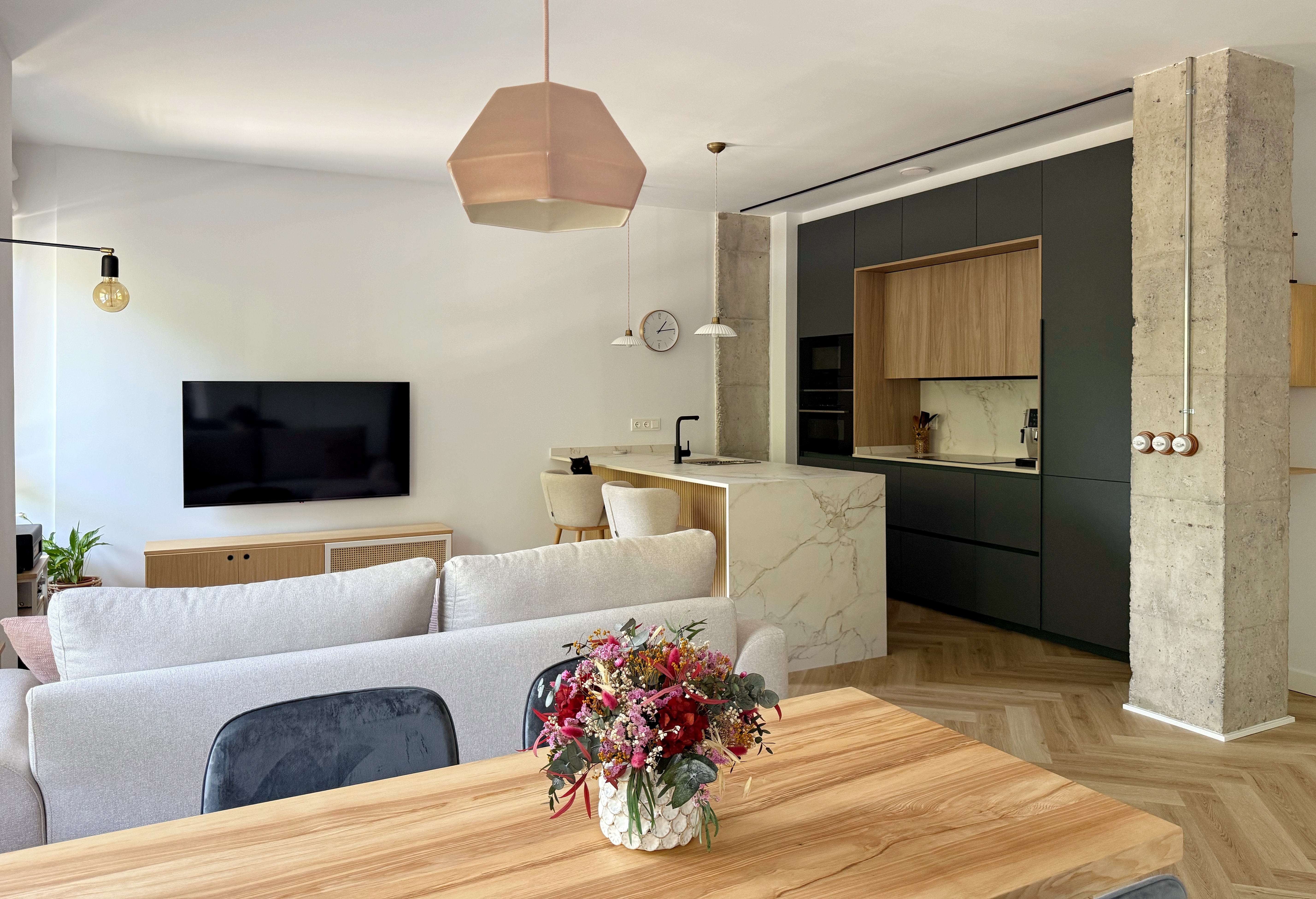 SALÓN/COMEDOR/COCINA [LUGARITZ]